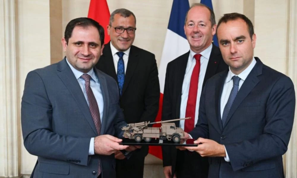 Ξίνισαν οι Αζέροι με τον εξοπλιστικό μαραθώνιο της Αρμενίας - Παρήγγειλε πυροβόλα Ceasar από Γαλλία και ATAG από Ινδία το Γερεβάν